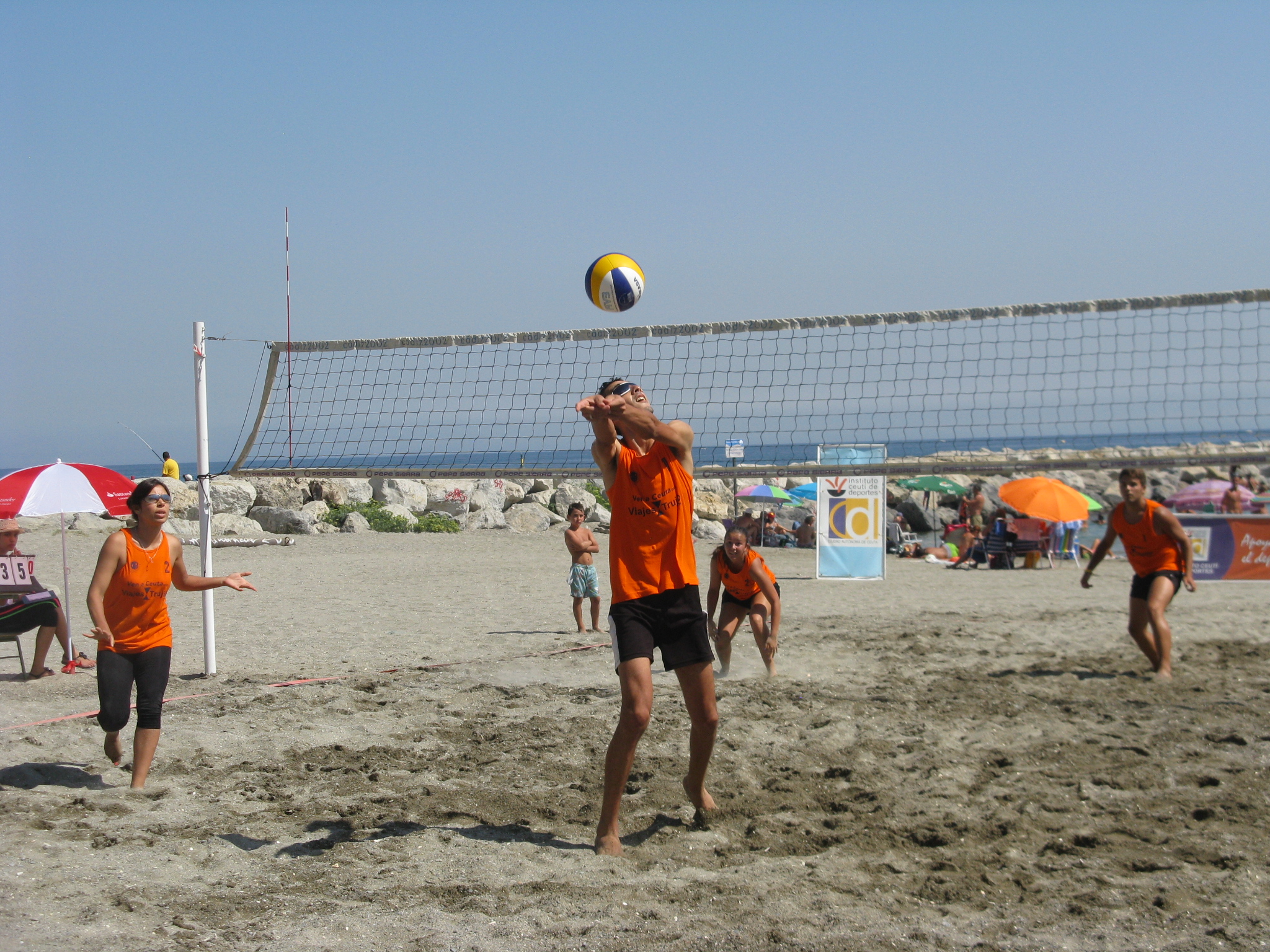 12 parejas participarán este viernes en el I Torneo voley playa mixto qretivos Ceuta Deportiva 12 parejas participarán este viernes en el I Torneo voley playa mixto qretivos Ceuta Deportiva