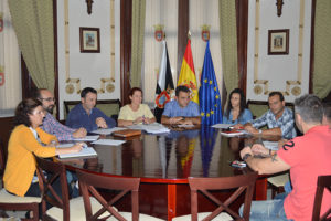 ampliar foto reunion junta rectora icd (9)