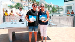 Nacho Gaitán y Mari Carmen Ríos, los ganadores de la prueba, con sus trofeos