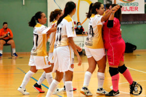 Las ceutíes celebran uno de sus goles