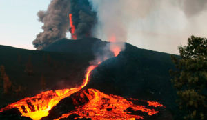 La erupción volcánica ha provocado ya el aplazamiento de tres partidos del Mensajero