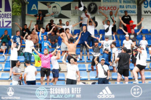 Aficionados ceutíes, este domingo en las gradas de El Collao