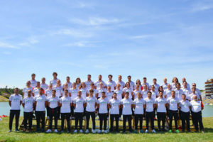 Isa Contreras, junto al resto de integrantes de la selección española de piragüismo desplazados a República Checa