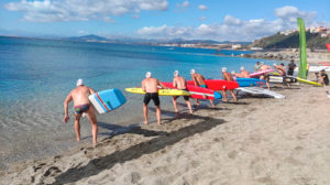ampliar foto Un momento de la prueba de salvamento celebrada en la playa de La Ribera