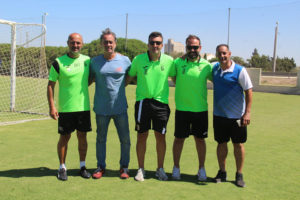 Chus Trujillo (i), durante la concentración de esta semana en Costa Ballena 