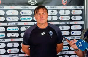 ampliar foto Cristóbal Parralo, entrenador del Racing de Ferrol