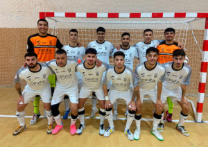 Formación del Ceutí B, este sábado en la cancha del Puntarrón murciano 