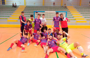 Los portuarios celebran su victoria ante el Torremolinos 