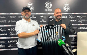 El nuevo entrenador de la Balona, junto al presidente de la entidad, Raffaele Pandalone