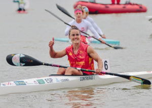 Isa Contreras celebra la victoria en la final de K-1 1.000 metros de la Copa del Mundo