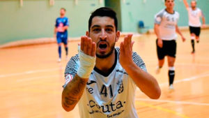 Joaki celebra uno de sus goles de esta temporada en el 'Guillermo Molina' 