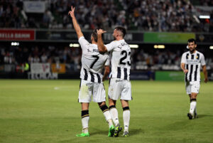 Jugadores del Castellón celebran uno de sus goles del último partido contra el Real Madrid Castilla