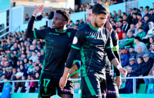Los jugadores del Córdoba celebran uno de sus goles en El Palmar de Sanlúcar