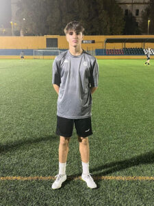 Carlos Suárez, en un entrenamiento con el Ceuta cadete