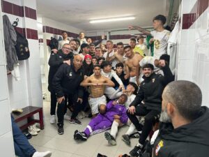 Los integrantes del Ceuta B celebran su triunfo sobre el Cartaya  
