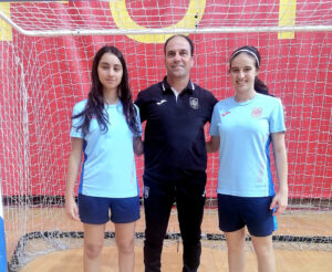 Nora y Rocío, junto a José Carlos Aayala 'Chiot', este lunes en Las Rozas