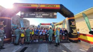 Los corredores, instantes antes de tomar la salida en la Cuna de la Legión