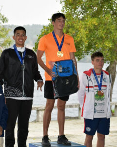 Antonio Chaves, a la izquierda, en el podio de la Copa de España