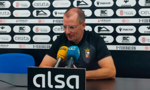 José Juan Romero, feliz tras la victoria contra el Recre