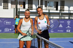 Judith Perelló y Amelie Van Impe, antes de enfrentarse en la final 
