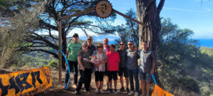 Componentes de Afrikanos y familiares de Antúnez, este viernes en García Aldave