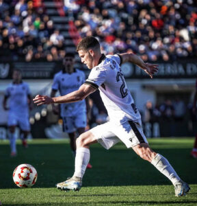 Gonzalo Almenara, en un partido con la AD Ceuta  