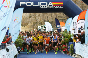 Un momento de la salida de la prueba desde las Murallas Reales