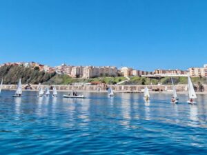 Una imagen de la regata celebrada en aguas de la Bahía Sur