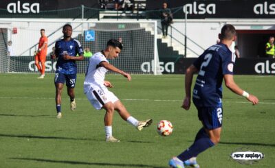 Andy escudero ha marcado un golazo que ha supuesto el 2-1 para el Ceuta 