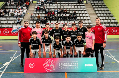 ampliar foto Formación de la selección de Ceuta Sub-14. antes de su estreno ante Galicia