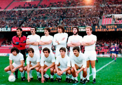La Agrupación, en el Camp Nou, antes de su enfrentamiento con el Barcelona Atlético 