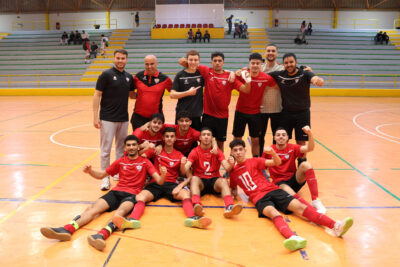 Los integrantes del Ramón y Cajal celebran el título conseguido 