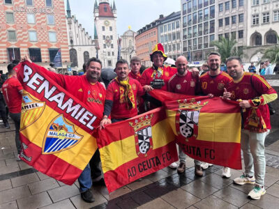 Aficionados caballas, este pasado domingo en las calles de Munich