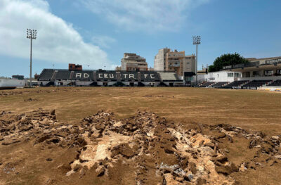 Estado del césped del Murube al dejar de ser tratado por las obras en el estadio 