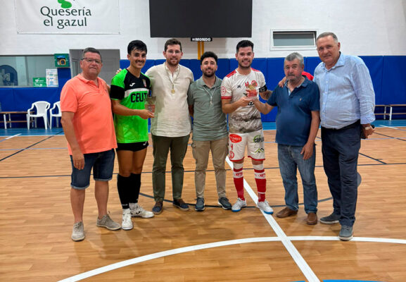 El equipo unionista ha ganado el Trofeo Virgen de los Santos en los penaltis