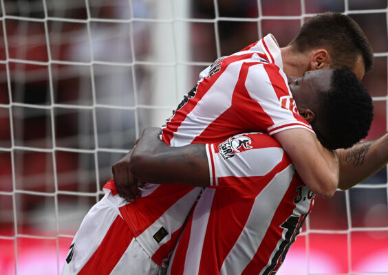 Jugadores del Sporting celebran uno de sus goles en El Molinón