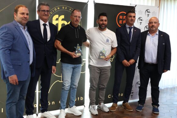 José Juan Romero y Víctor Cachón, tras recibir sus galardones