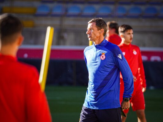 Cuco Ziganda ya ha dirigido su primer entrenamiento con la Cultu