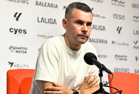 El entrenador del Mirandés, este sábado en sala de prensa. / FOTO CD