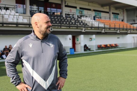 Juanmi Armuña es el entrenador principal del Ceuta Genuine