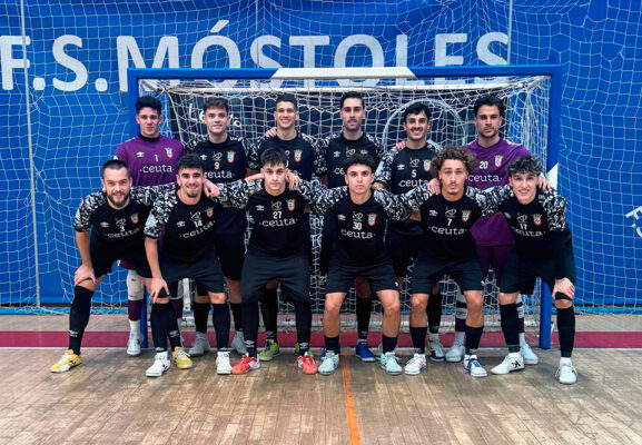 Formación de la UA Ceutí, este domingo en el pabellón del Móstoles