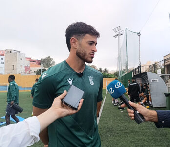 El central, este viernes antes del entrenamiento. / FOTO D. Vicente