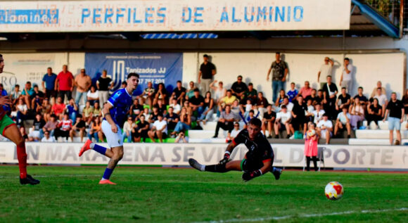 Momento de uno de los goles del conjunto granadino