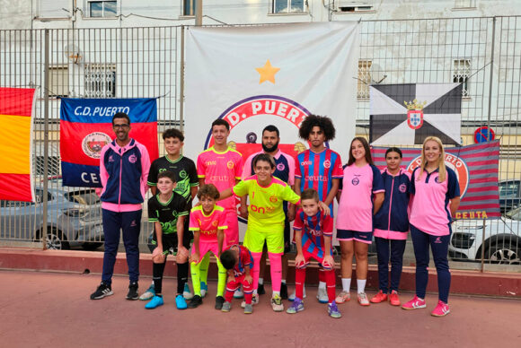 Un momento de la presentación de las equipaciones del Puerto 