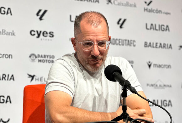 José Juan Romero ha dicho que con tal de sumar le da igual que sea "con la media inglesa o la taiwanesa"