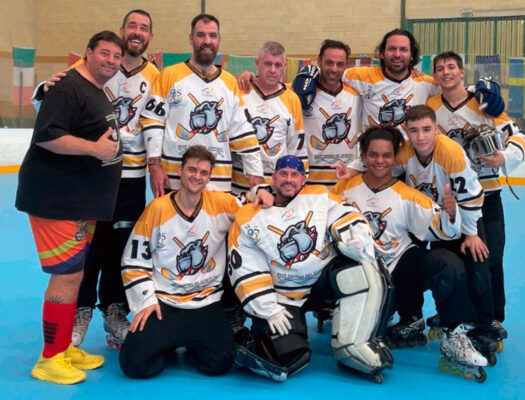 Los componentes de los Bulldogs, felices tras sus victorias en Fuengirola 