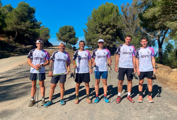Componentes de la selección de Ceuta de marcha nórdica que va a participar en el Campeonato de España 