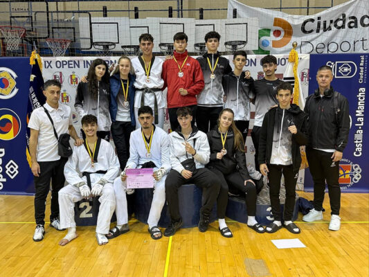 Equipo ceutí que partició en el Open Don Quijote de taekwondo
