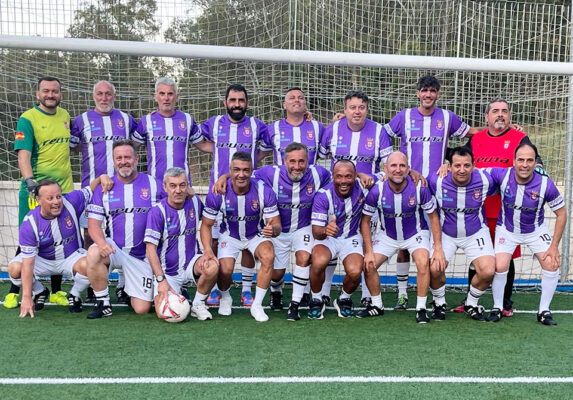 Una formación del equipo de la Asociación Veteranos de Ceuta 