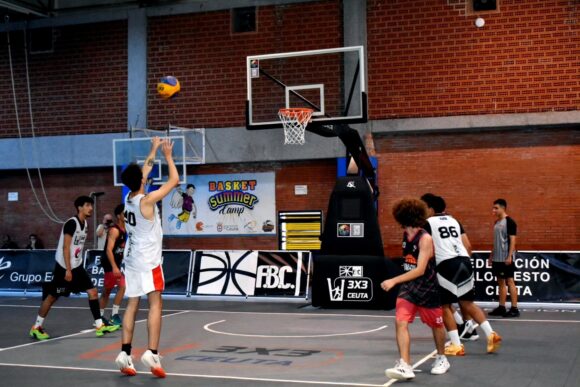 La FBC va a instalar en el Campoamor una pista profesional de baloncesto 3x3
